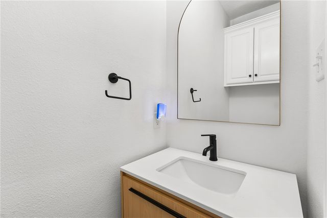 722 Plum Hollow Drive, College Station, TX 77845