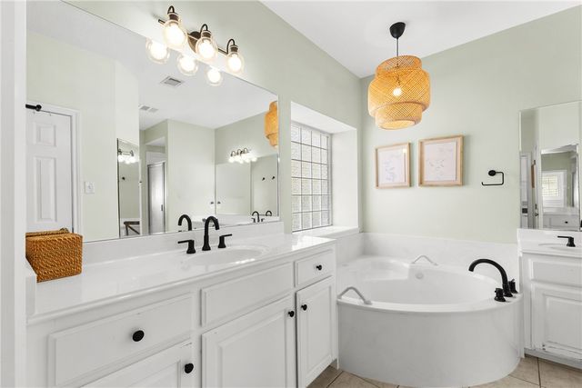 722 Plum Hollow Drive, College Station, TX 77845