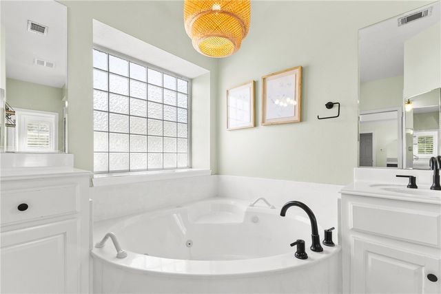 722 Plum Hollow Drive, College Station, TX 77845