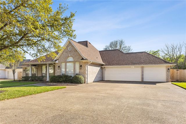 722 Plum Hollow Drive, College Station, TX 77845