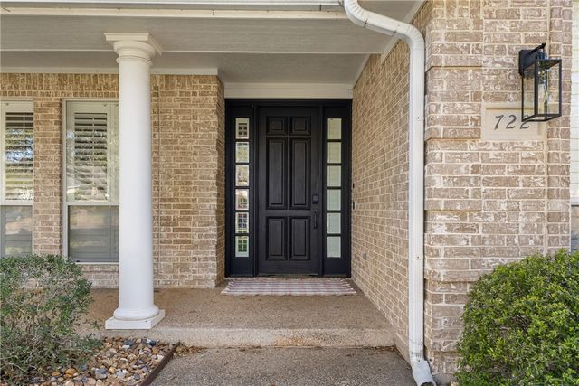 722 Plum Hollow Drive, College Station, TX 77845