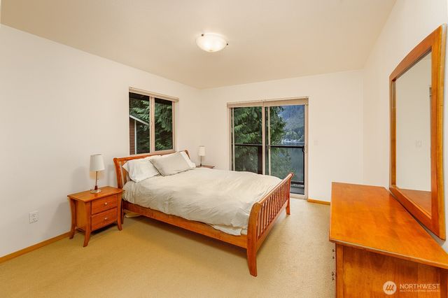 33006 Deer Park Lane, Mount Vernon, WA 98274