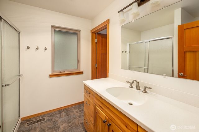 33006 Deer Park Lane, Mount Vernon, WA 98274