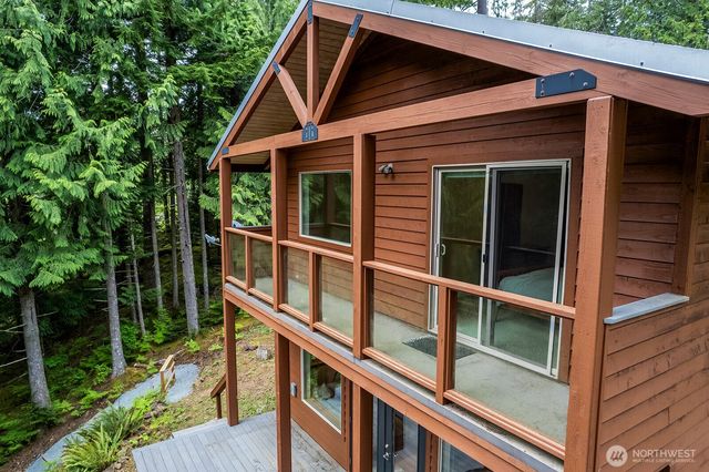 33006 Deer Park Lane, Mount Vernon, WA 98274