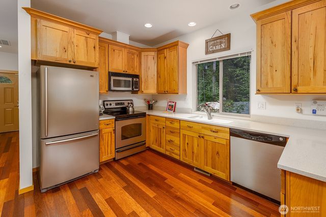 33006 Deer Park Lane, Mount Vernon, WA 98274