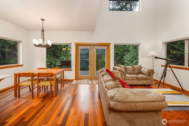 33006 Deer Park Lane, Mount Vernon, WA 98274
