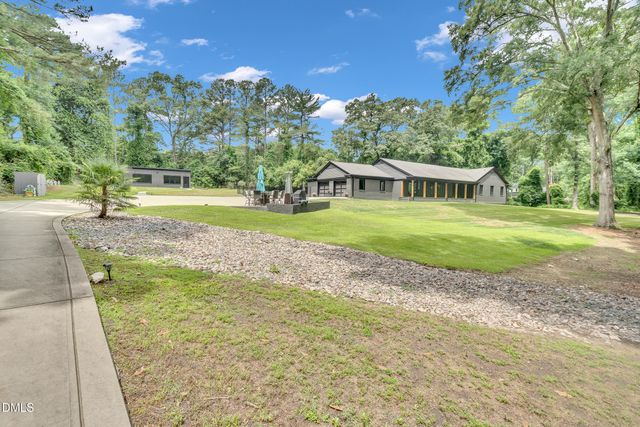 208 Reynolds Drive, Fuquay Varina, NC 27526