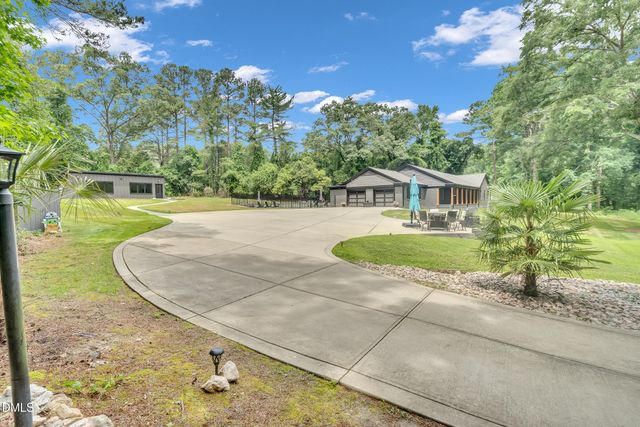 208 Reynolds Drive, Fuquay Varina, NC 27526