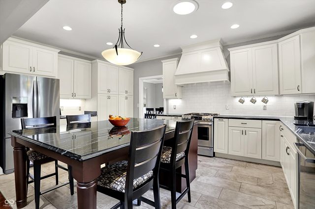 2707 S Olcott Boulevard, Bloomington, IN 47401