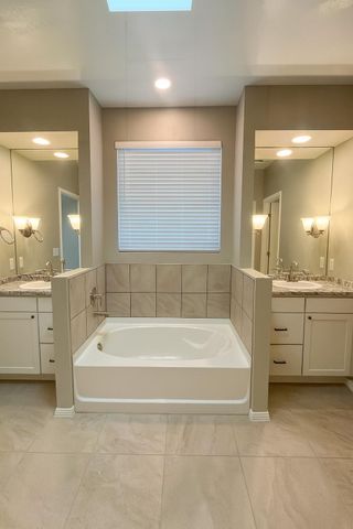 4813 N Guadalupe Peak Street SW, Los Lunas, NM 87031