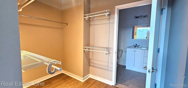 100 W 5th Street 406, Royal Oak, MI 48067