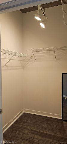 100 W 5th Street 406, Royal Oak, MI 48067