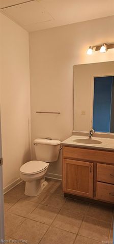 100 W 5th Street 406, Royal Oak, MI 48067
