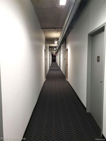 100 W 5th Street 406, Royal Oak, MI 48067