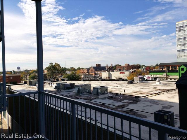 100 W 5th Street 406, Royal Oak, MI 48067
