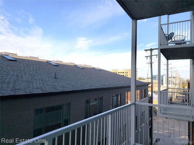 100 W 5th Street 406, Royal Oak, MI 48067