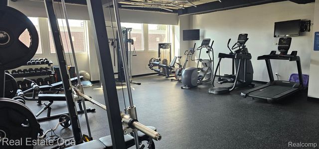 100 W 5th Street 406, Royal Oak, MI 48067
