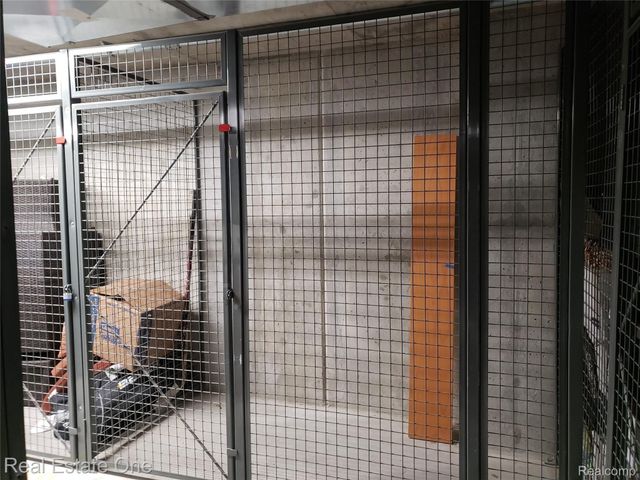 100 W 5th Street 406, Royal Oak, MI 48067