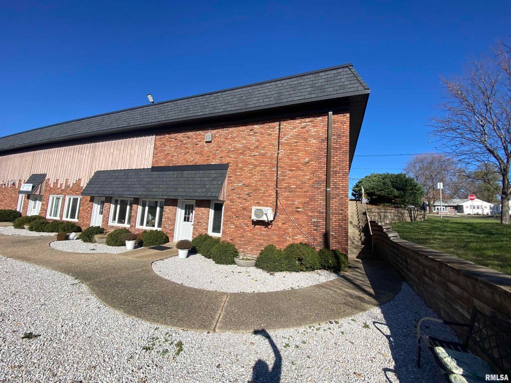 924 E GLEN Avenue, Peoria Heights, IL 61616