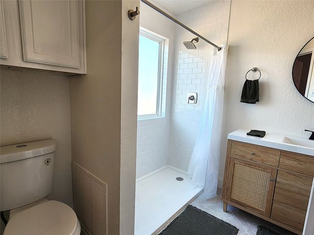 4800 W Lovers Lane, Dallas, TX 75209