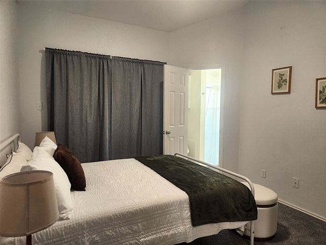 4800 W Lovers Lane, Dallas, TX 75209