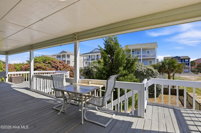 315 Brunswick Avenue W, Holden Beach, NC 28462
