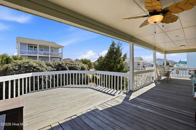 315 Brunswick Avenue W, Holden Beach, NC 28462