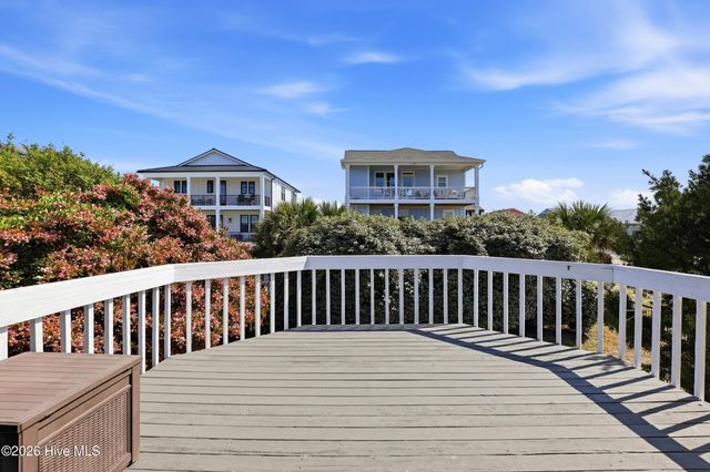 315 Brunswick Avenue W, Holden Beach, NC 28462