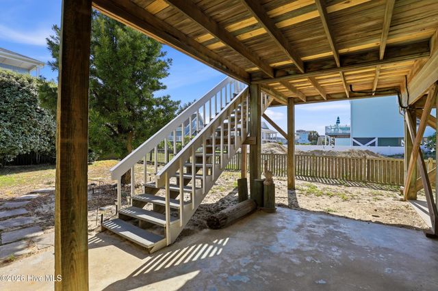 315 Brunswick Avenue W, Holden Beach, NC 28462