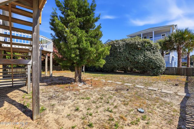 315 Brunswick Avenue W, Holden Beach, NC 28462