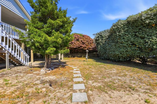 315 Brunswick Avenue W, Holden Beach, NC 28462