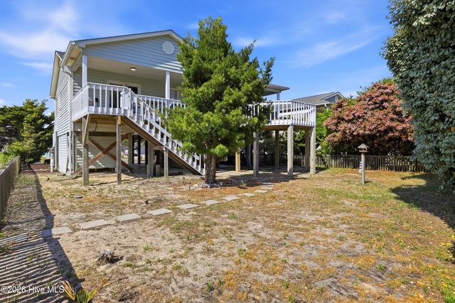315 Brunswick Avenue W, Holden Beach, NC 28462