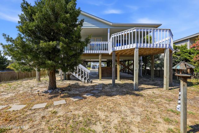 315 Brunswick Avenue W, Holden Beach, NC 28462