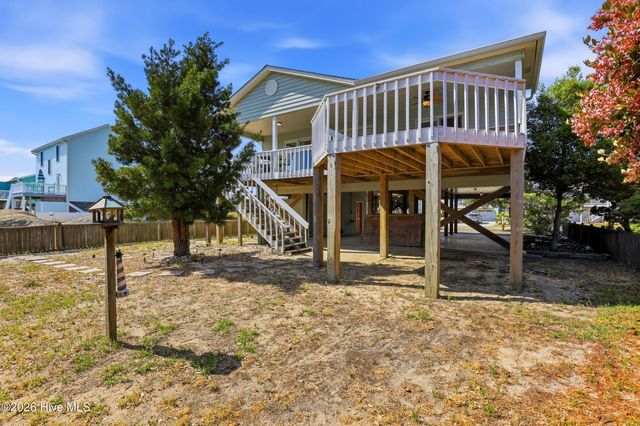 315 Brunswick Avenue W, Holden Beach, NC 28462