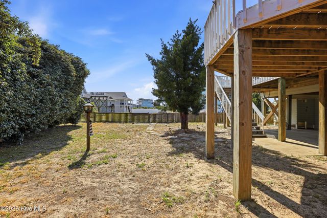 315 Brunswick Avenue W, Holden Beach, NC 28462