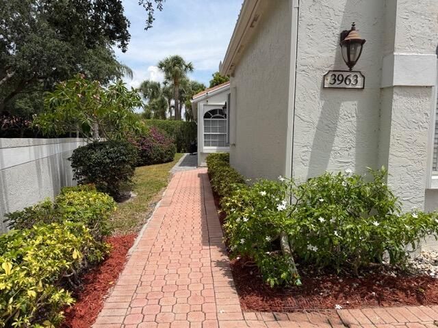 3963 Redondo Court, Boca Raton, FL 33487