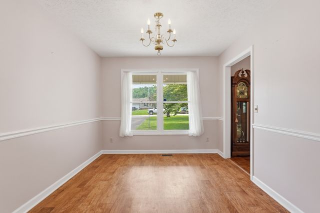 3436 Officers Chapel Rd, Cookeville, TN 38506