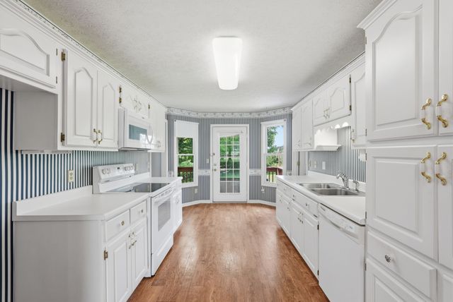 3436 Officers Chapel Rd, Cookeville, TN 38506