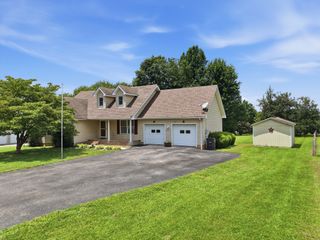 3436 Officers Chapel Rd, Cookeville, TN 38506