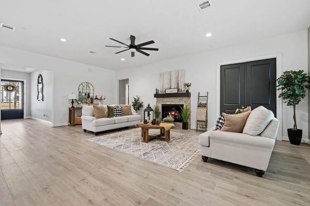 8513 Monarch Ridge Trail, Montgomery, TX 77316