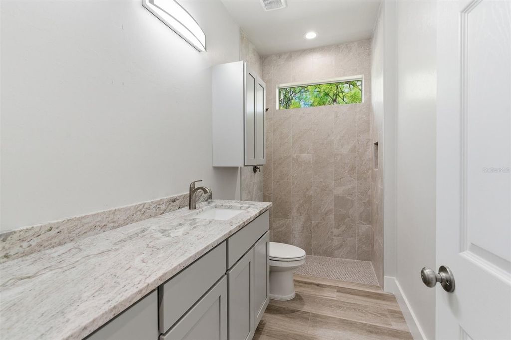 Image 14 of property listing at 11418 8TH AVENUE, Punta Gorda, FL 33955