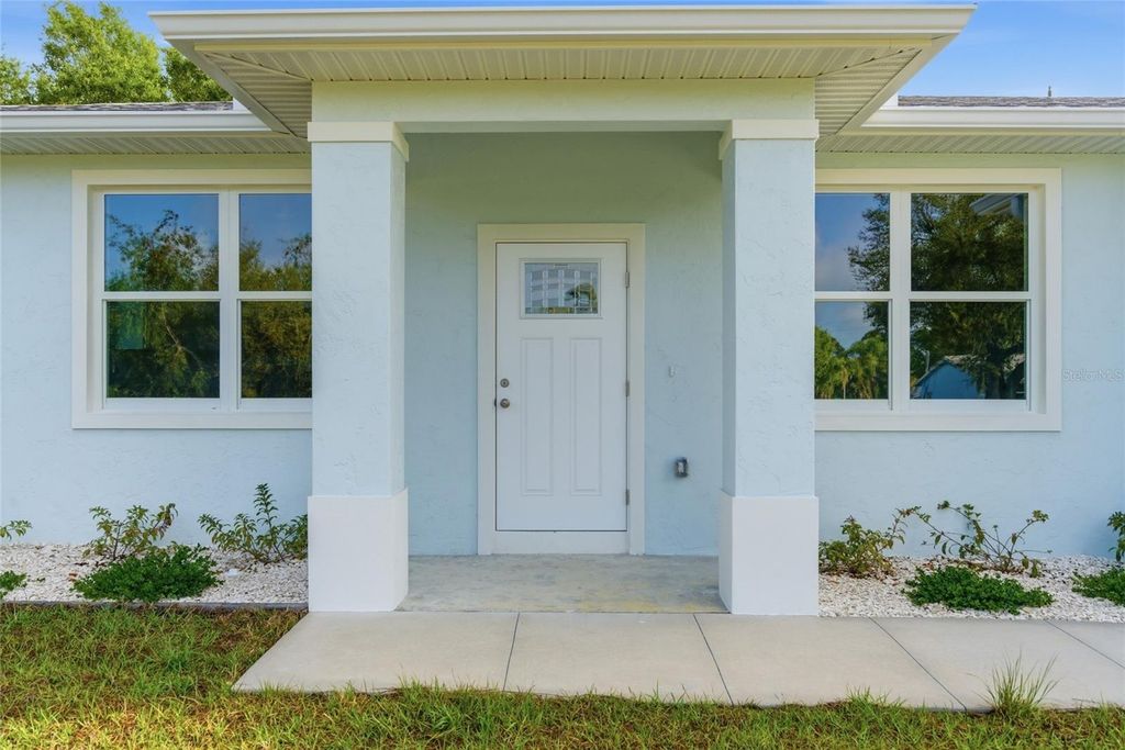 Image 4 of property listing at 11418 8TH AVENUE, Punta Gorda, FL 33955