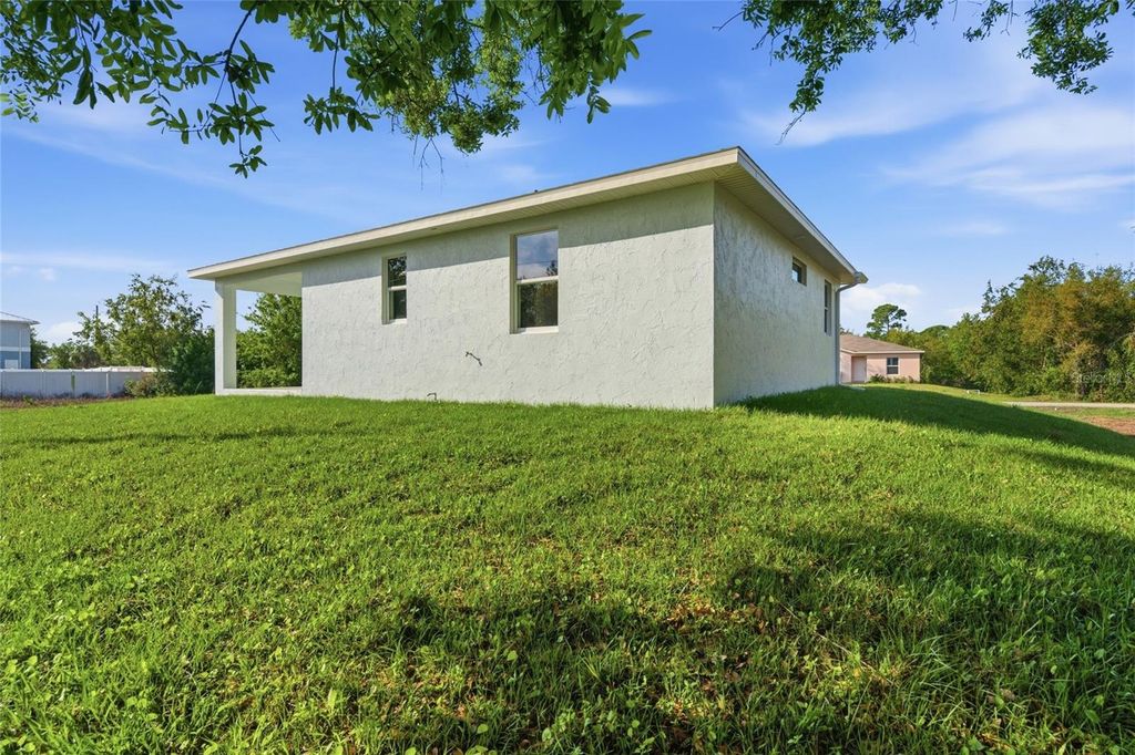 Image 36 of property listing at 11418 8TH AVENUE, Punta Gorda, FL 33955