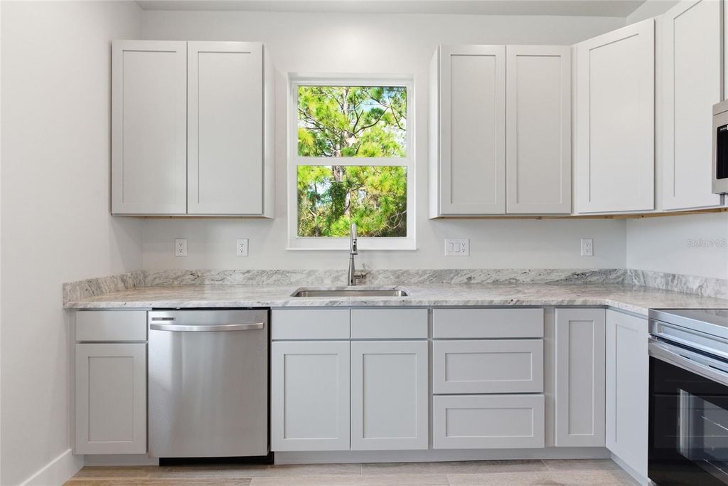 Image 7 of property listing at 11418 8TH AVENUE, Punta Gorda, FL 33955