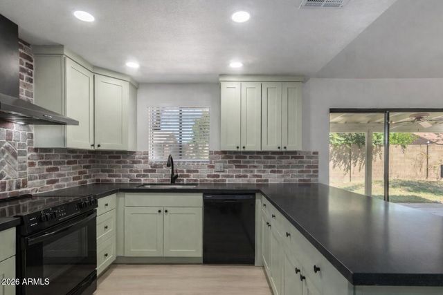 7450 E Diamond Avenue, Mesa, AZ 85208