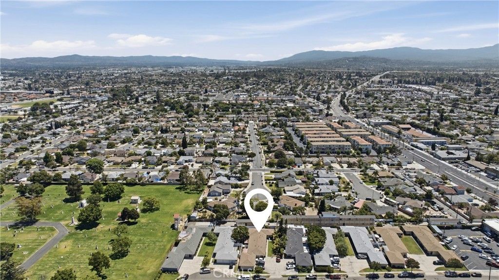 Image 6 of property listing at 142 N La, Anaheim, CA 92805