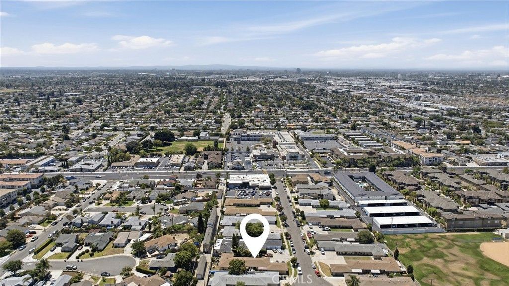 Image 7 of property listing at 142 N La, Anaheim, CA 92805