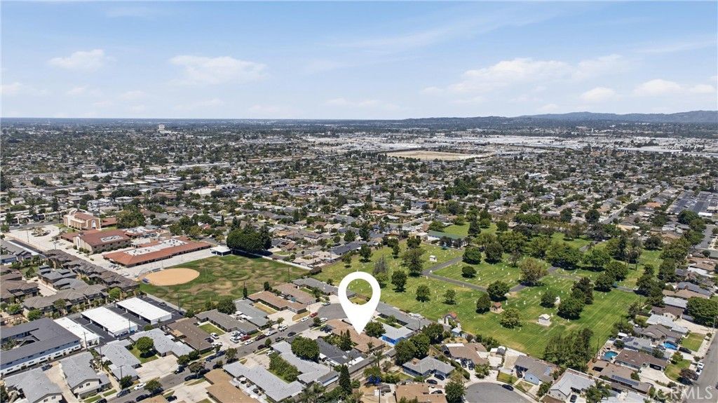 Image 8 of property listing at 142 N La, Anaheim, CA 92805