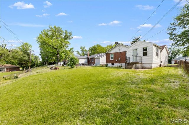 8021 Titus Road, Hanley Hills, MO 63114
