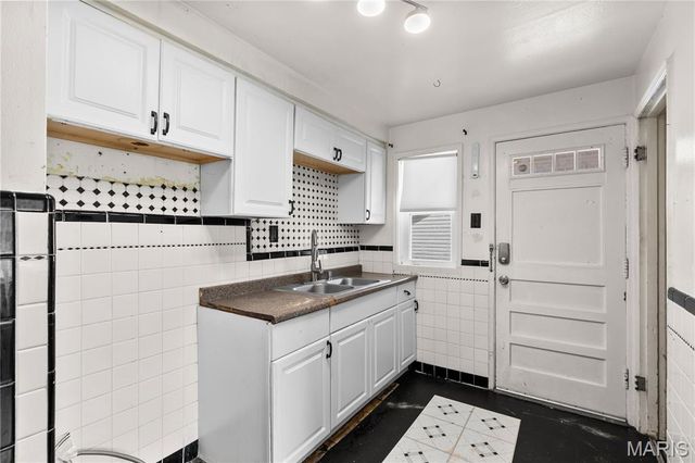 8021 Titus Road, Hanley Hills, MO 63114